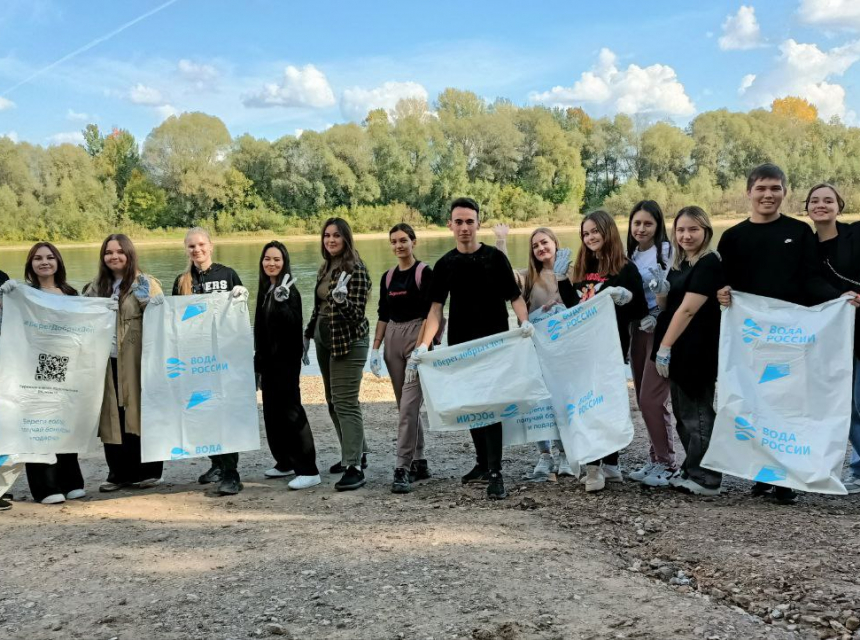 Студенты Академии присоединились к экологической акции «Вода России»